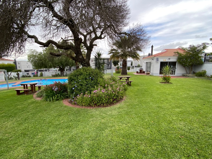 To Let 2 Bedroom Property for Rent in Vredekloof East Western Cape